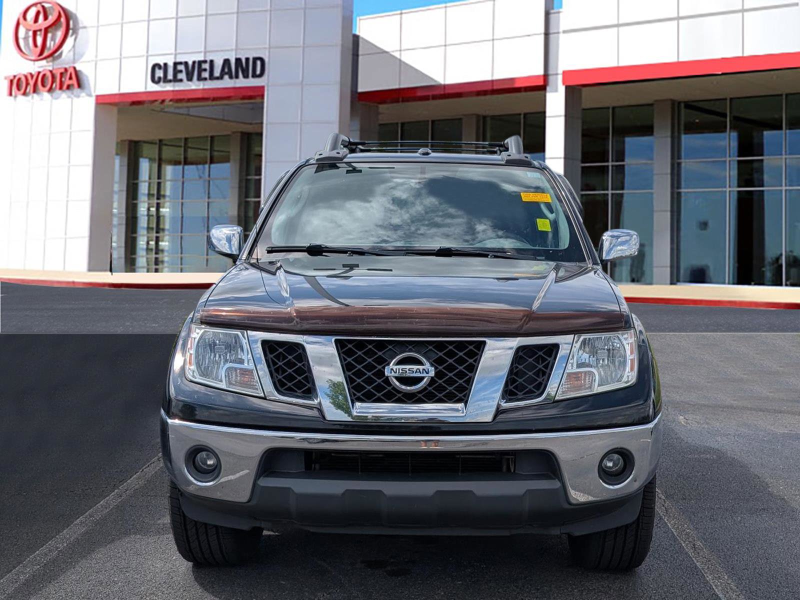 Used 2011 Nissan Frontier SL RWD image 3