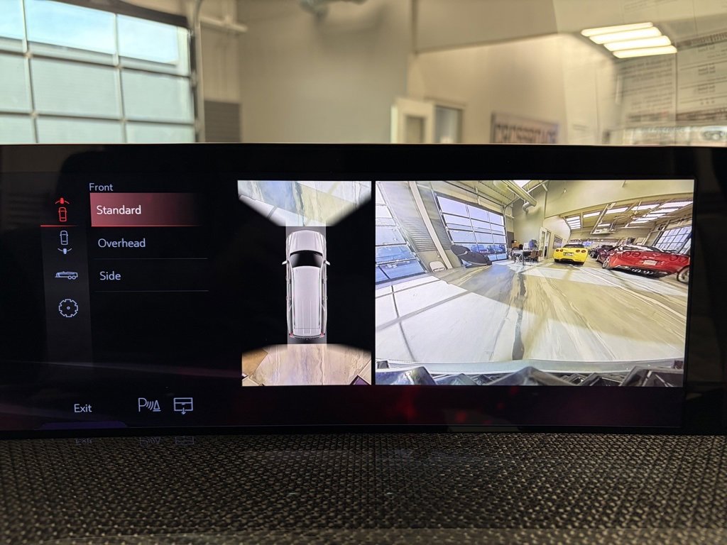 Used 2025 Cadillac Escalade ESV V image 25