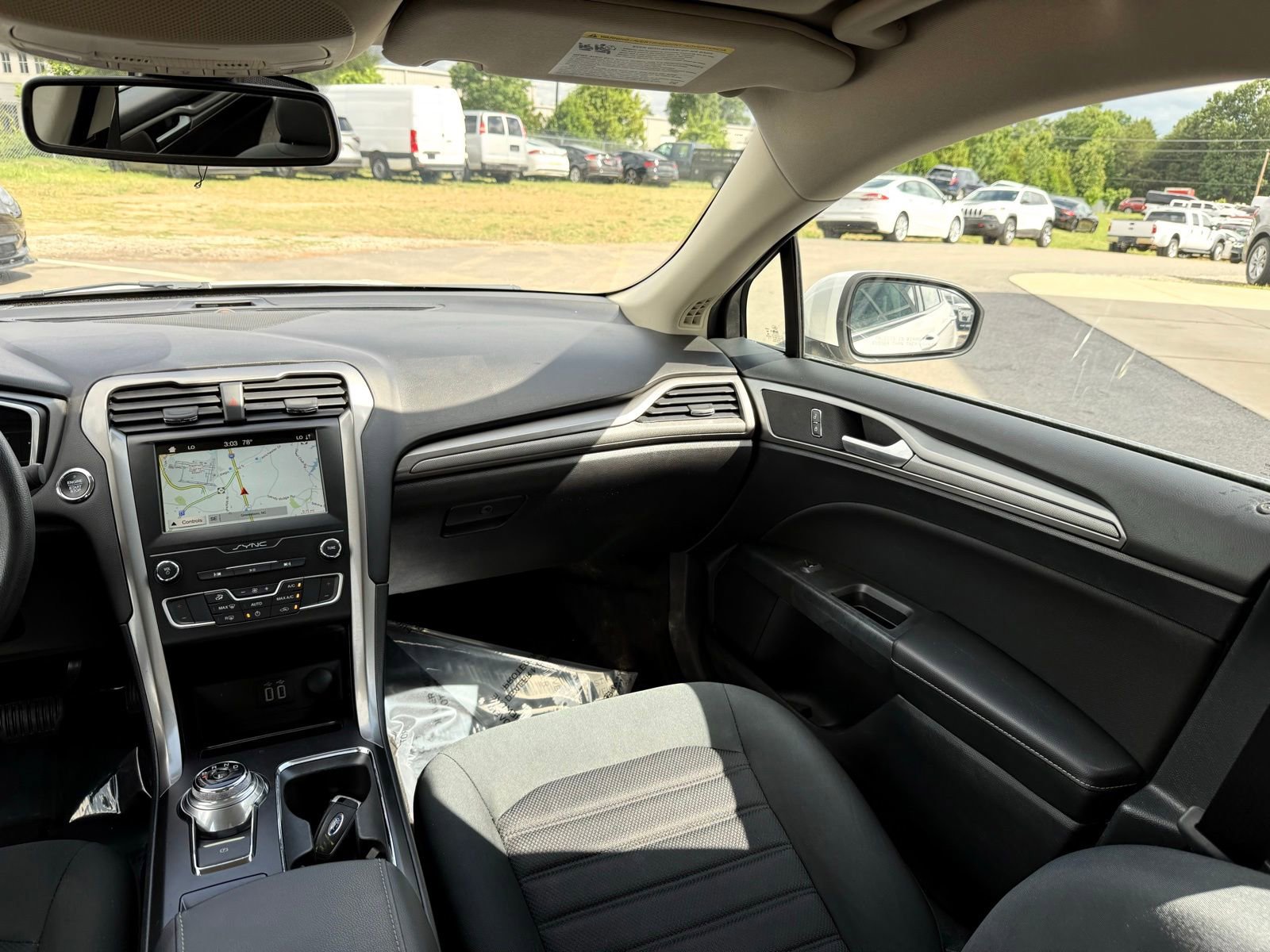 Used 2019 Ford Fusion SE FWD image 22