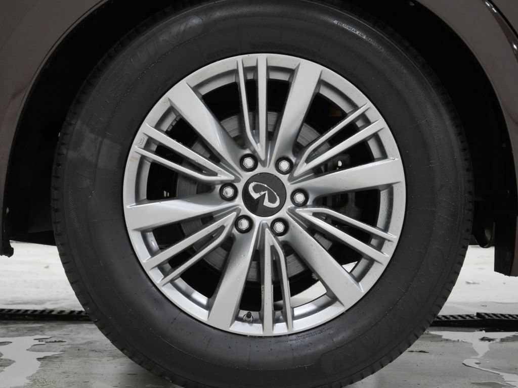 Used 2018 INFINITI QX80 4WD w/ Driver Assistance Package image 10