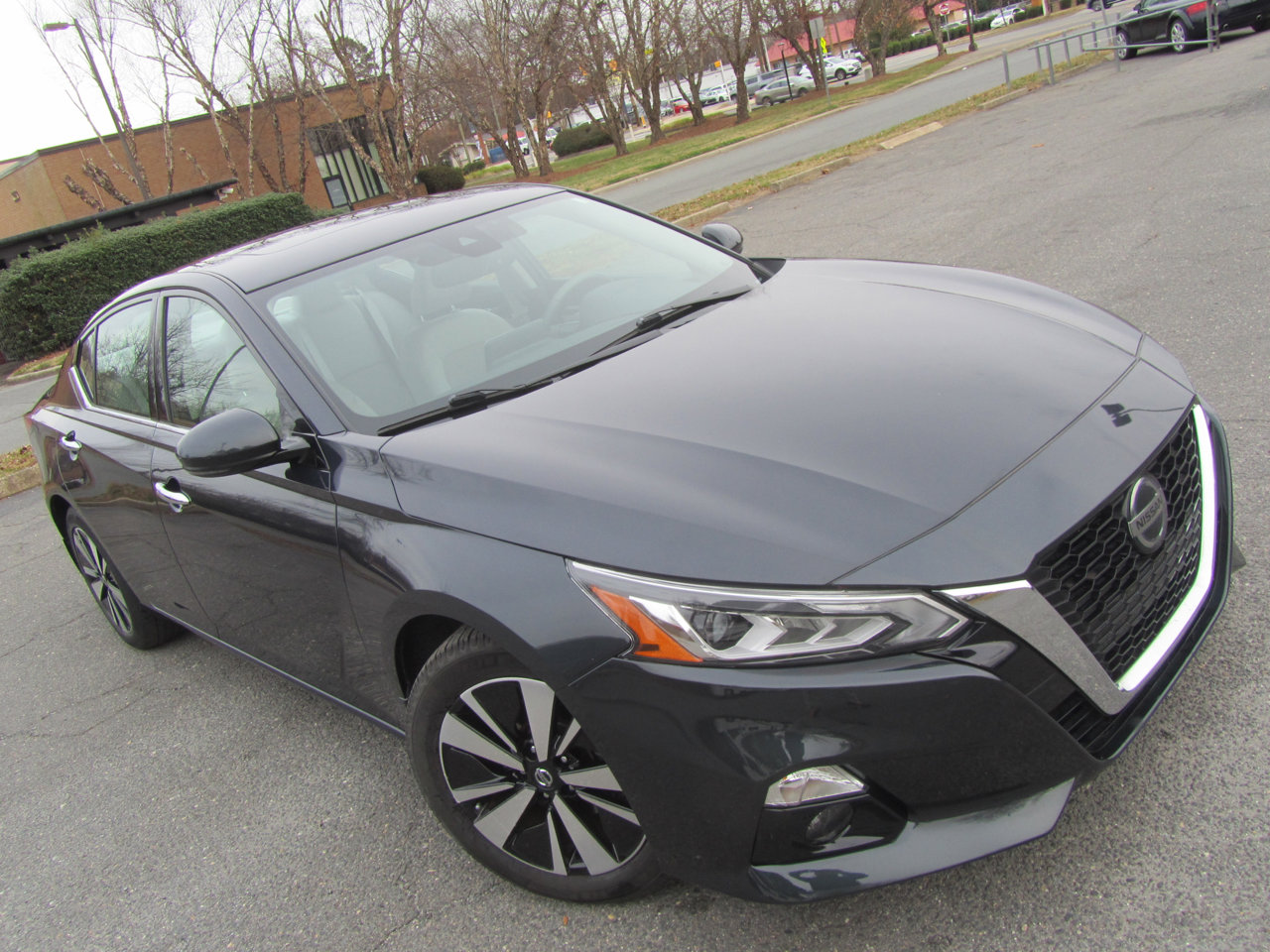 Used 2020 Nissan Altima 2.5 SV image 3