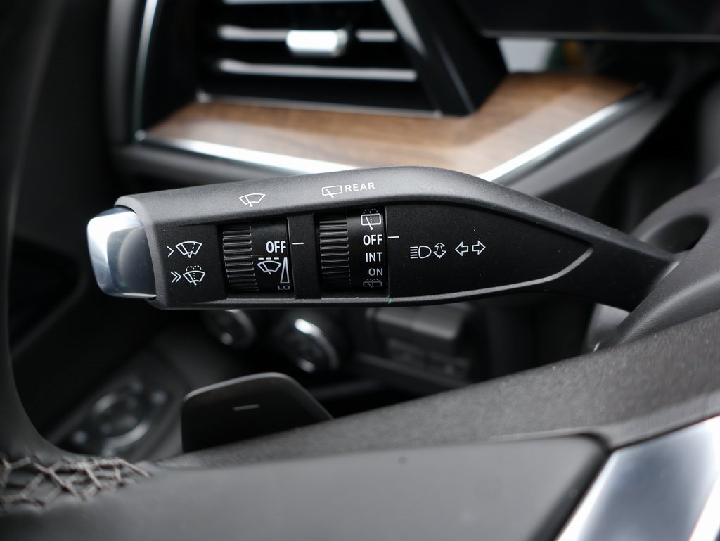 New 2025 Chevrolet Suburban High Country image 17