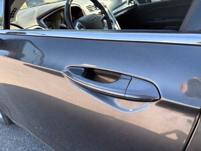 Used 2016 Ford Fusion SE w/ Equipment Group 202A FWD image 20