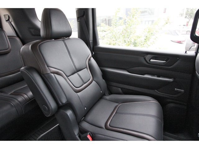 New 2026 Nissan Armada SL w/ Captain's Chari Seat Package AWD/4WD image 10