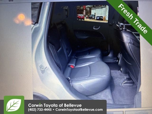 Used 2025 Jeep Compass Limited image 15