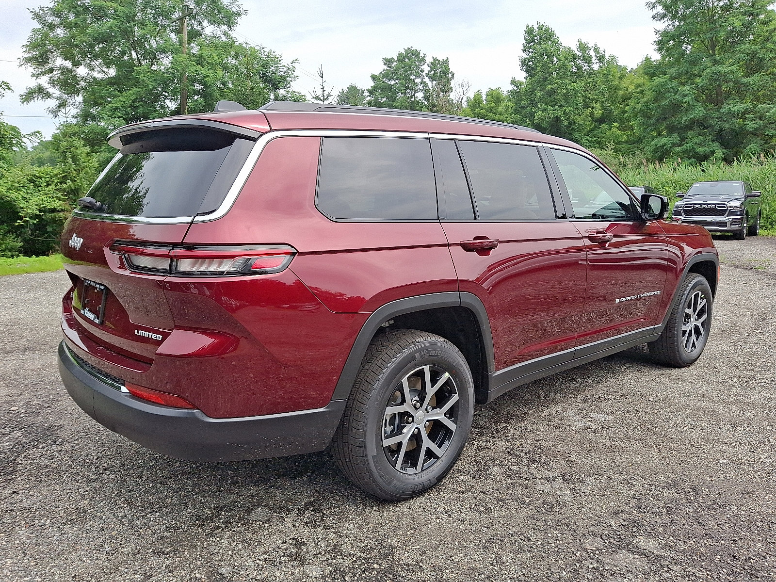 New 2025 Jeep Grand Cherokee L Limited image 4