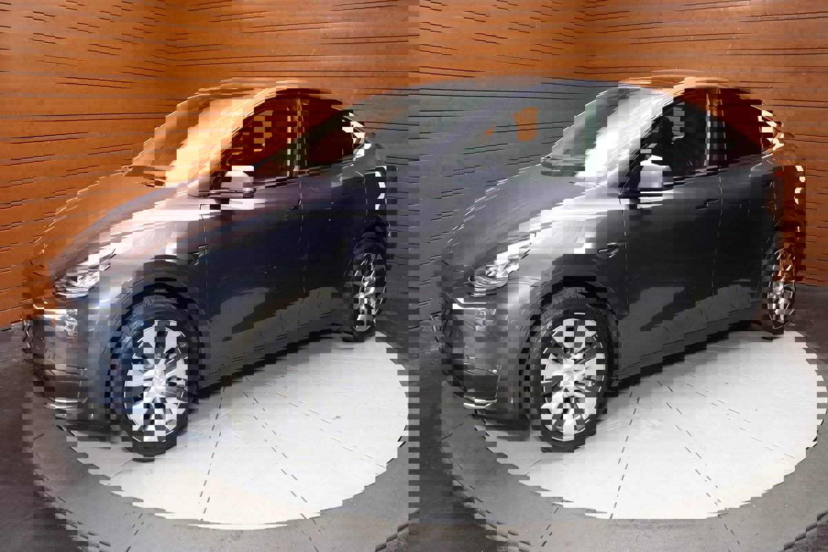 Used 2022 Tesla Model Y Long Range image 58