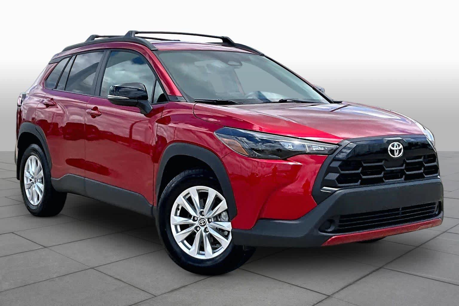 Used 2026 Toyota Corolla Cross LE FWD image 3