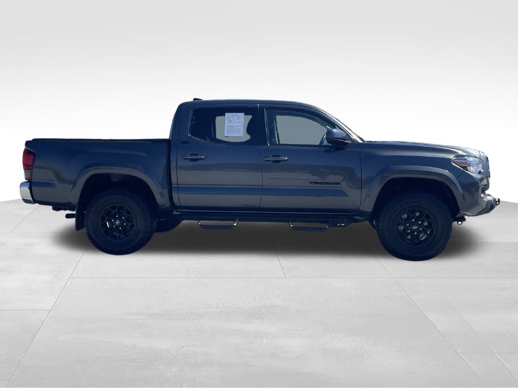 Used 2021 Toyota Tacoma SR5 AWD/4WD image 2
