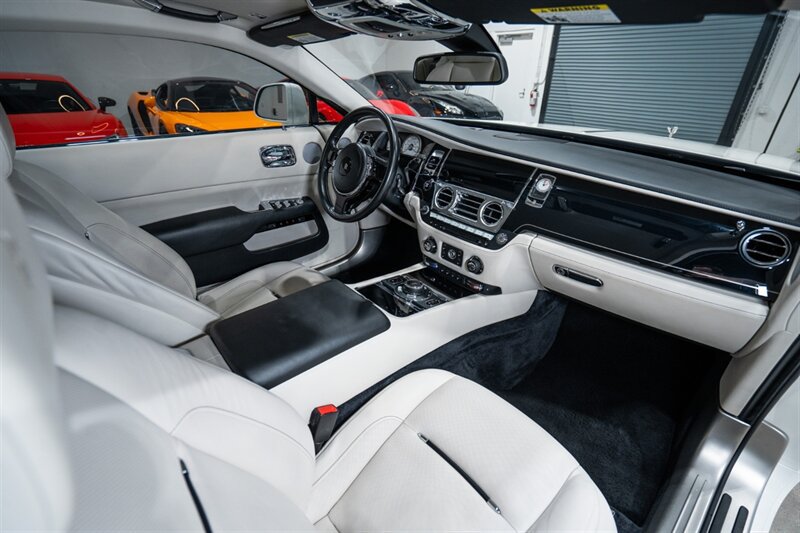 Used 2016 Rolls-Royce Wraith RWD image 29