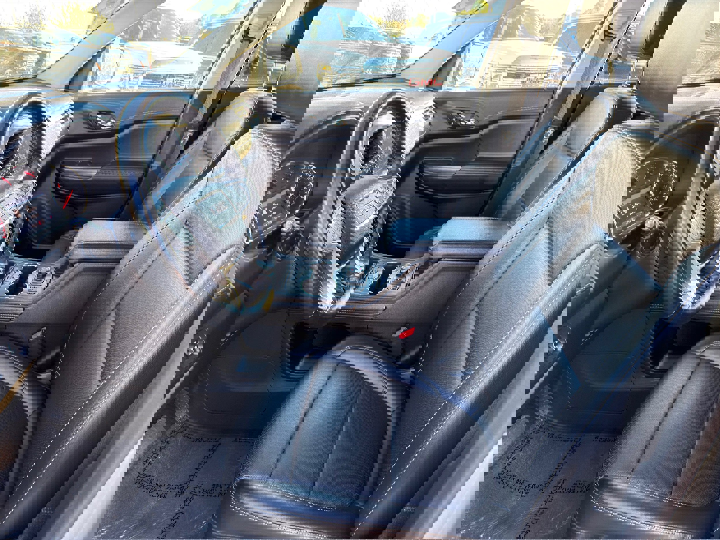 Used 2023 GMC Acadia SLT image 23