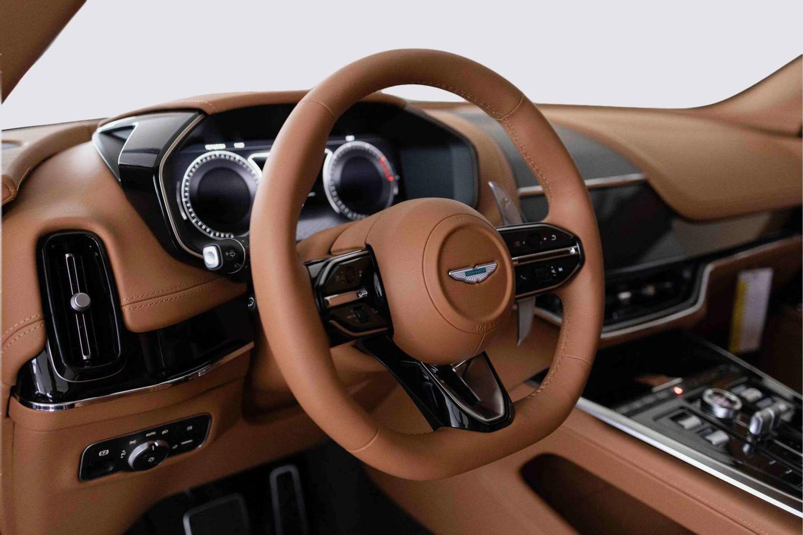 New 2025 Aston Martin DBX 707 image 23