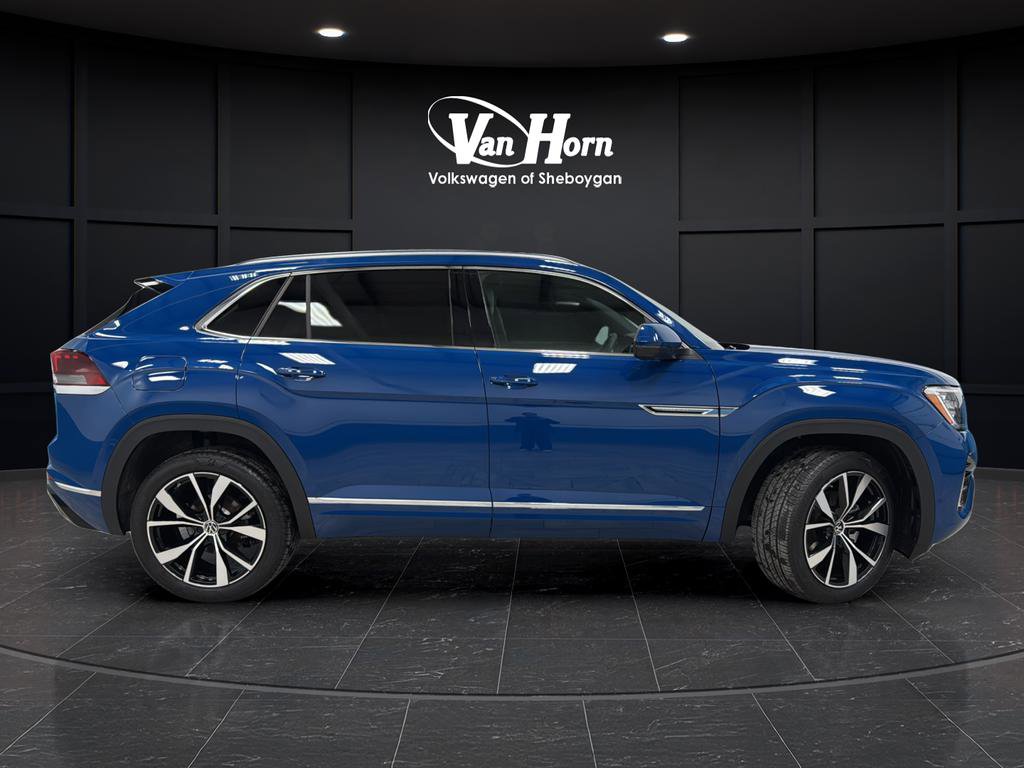 Used 2025 Volkswagen Atlas Cross Sport SEL Premium R-Line image 2