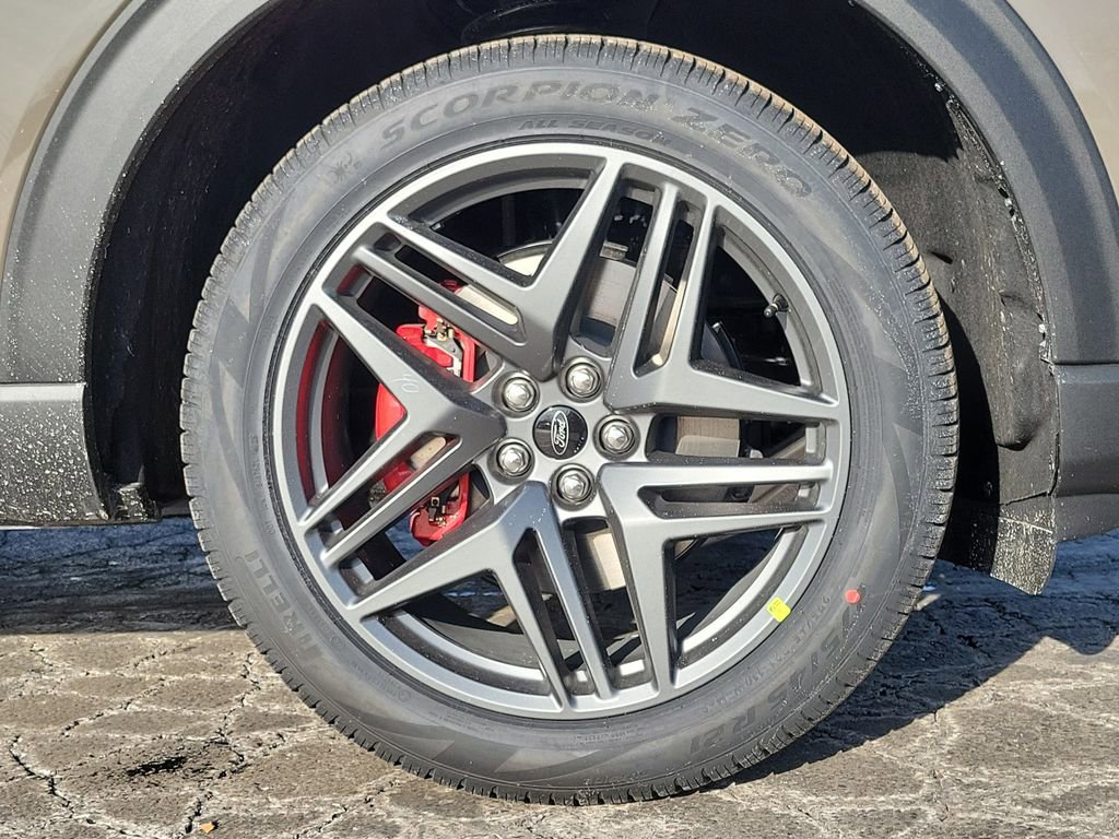 New 2026 Ford Explorer ST-Line w/ ST-Line Street Pack image 9
