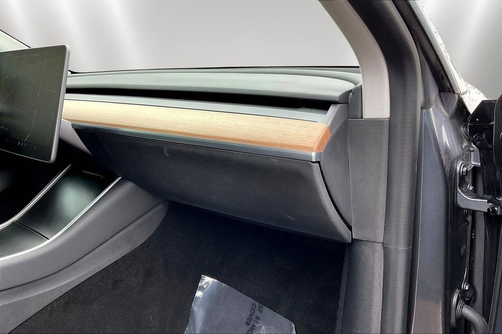 Used 2020 Tesla Model Y Long Range image 25