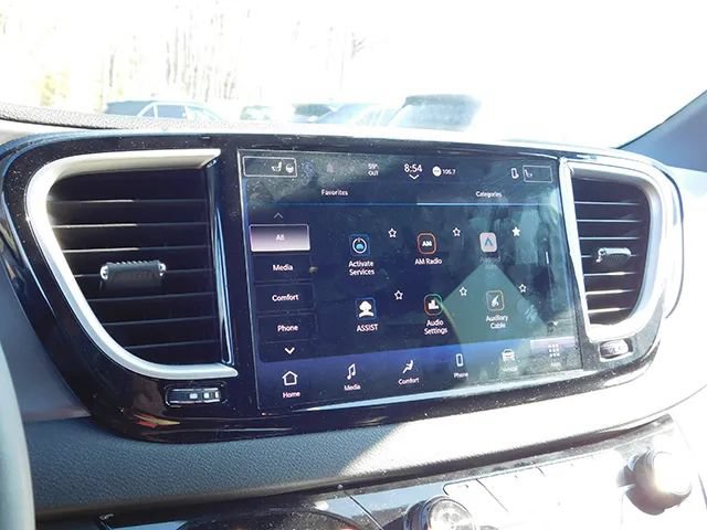 Used 2025 Chrysler Pacifica Select FWD image 15