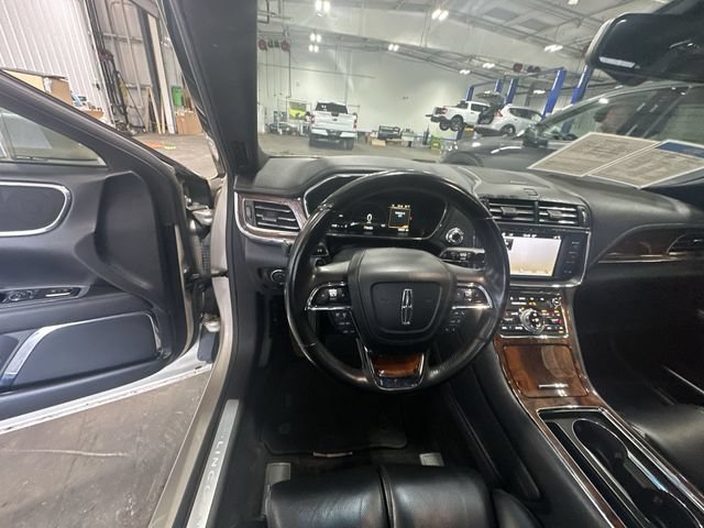 Used 2017 Lincoln Continental Select FWD image 15