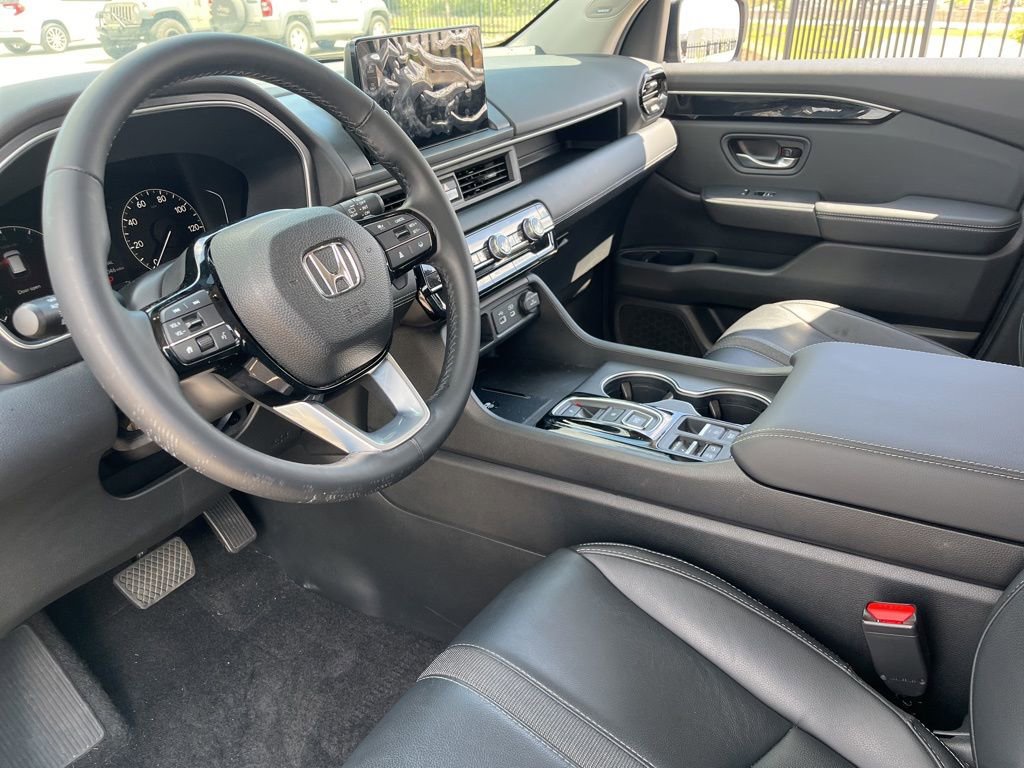 Certified 2025 Honda Pilot Touring image 20