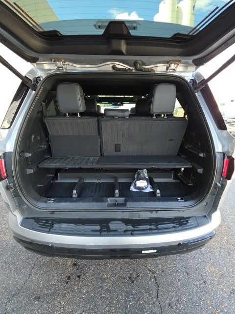 Used 2025 Toyota Sequoia Platinum image 18