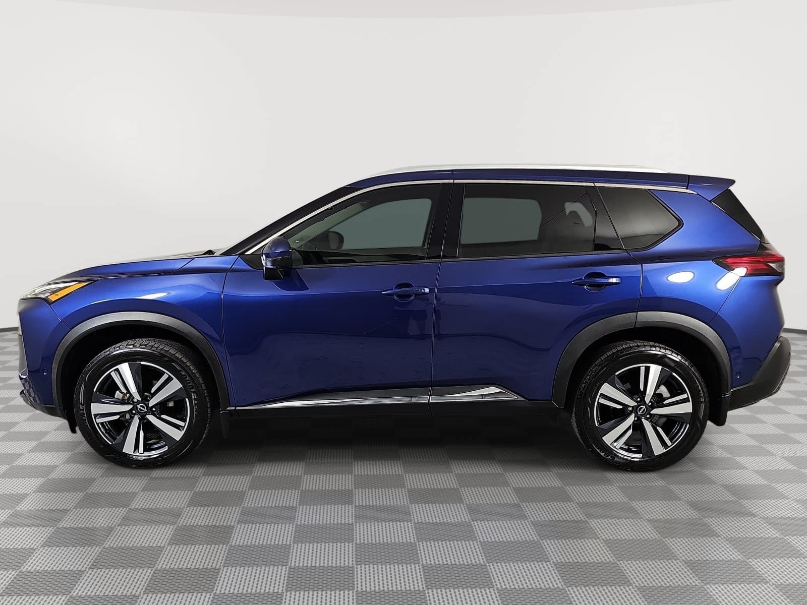 Used 2023 Nissan Rogue SL w/ SL Premium Package AWD/4WD image 5
