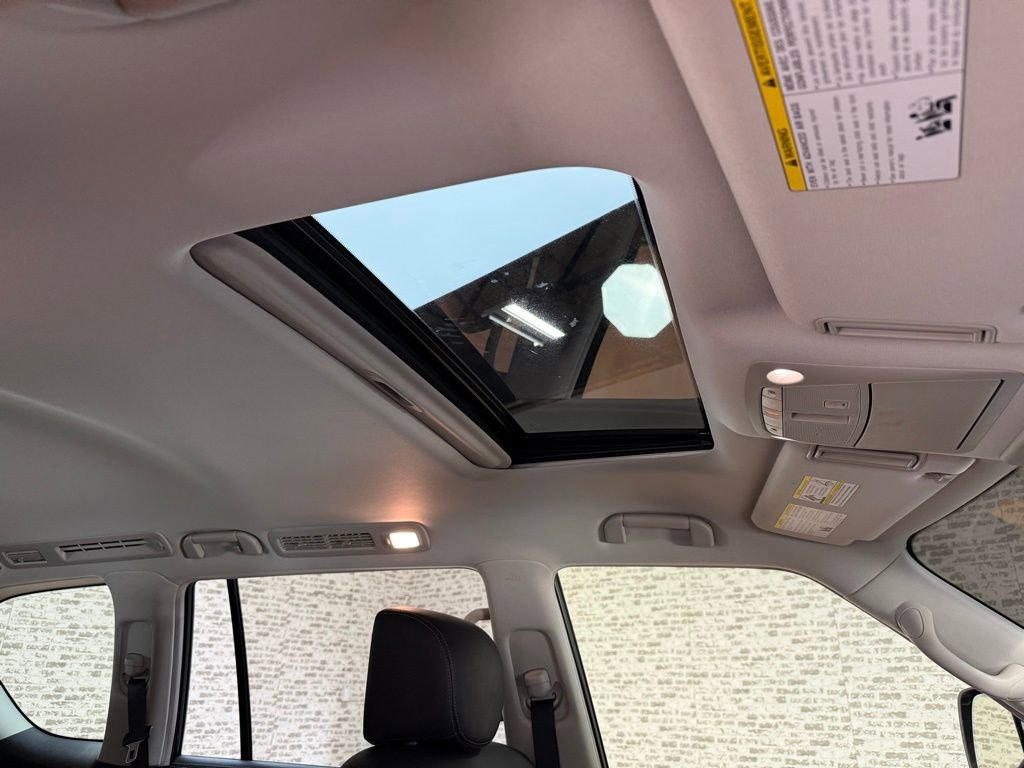 Used 2020 Nissan Armada Platinum w/ Captain's Chairs Package image 14