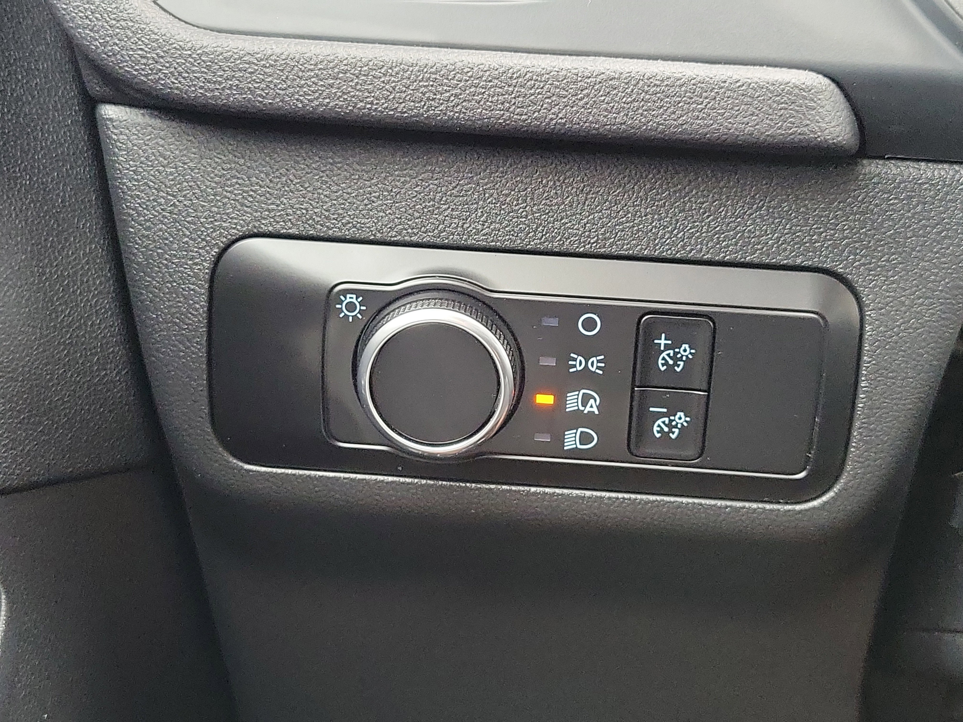 Used 2025 Ford Escape Active image 31