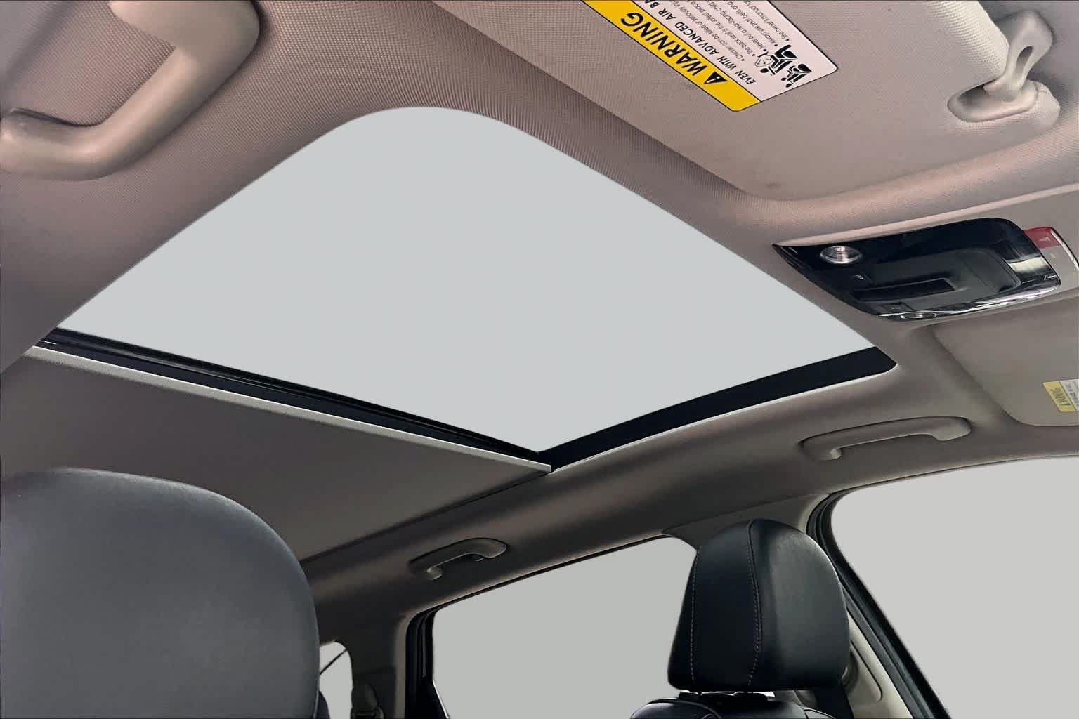 Certified 2023 Kia Sorento S w/ Panoramic Sunroof Package FWD image 13