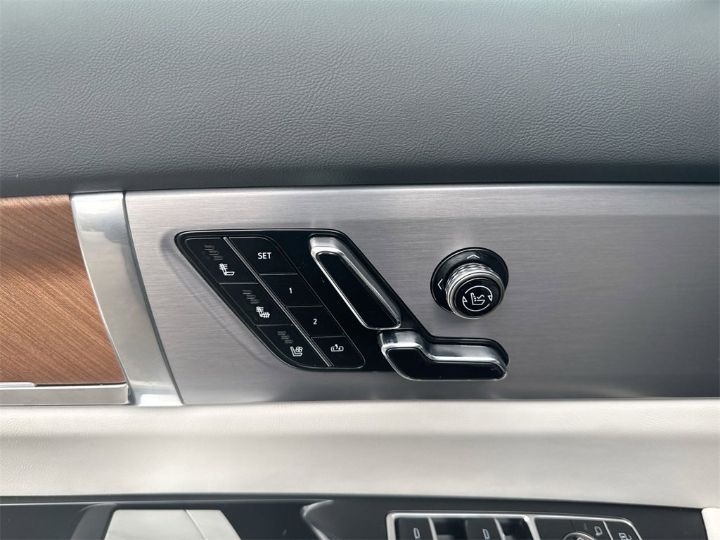 Used 2026 Cadillac Vistiq Sport image 14