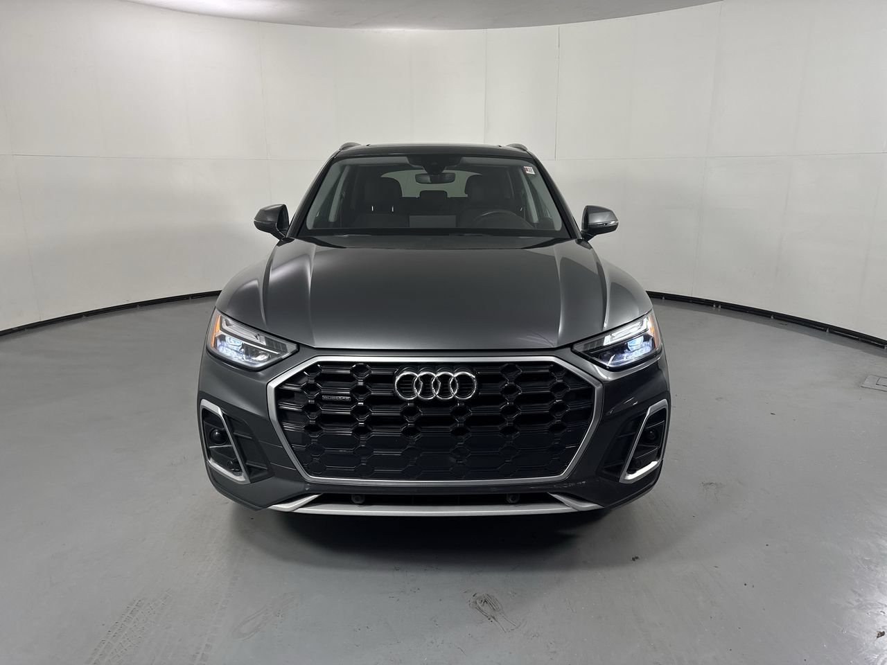 Used 2023 Audi Q5 2.0T Premium w/ Convenience Package AWD/4WD image 4