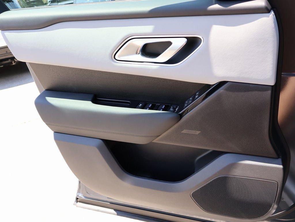 New 2026 Land Rover Range Rover Velar Dynamic SE image 37