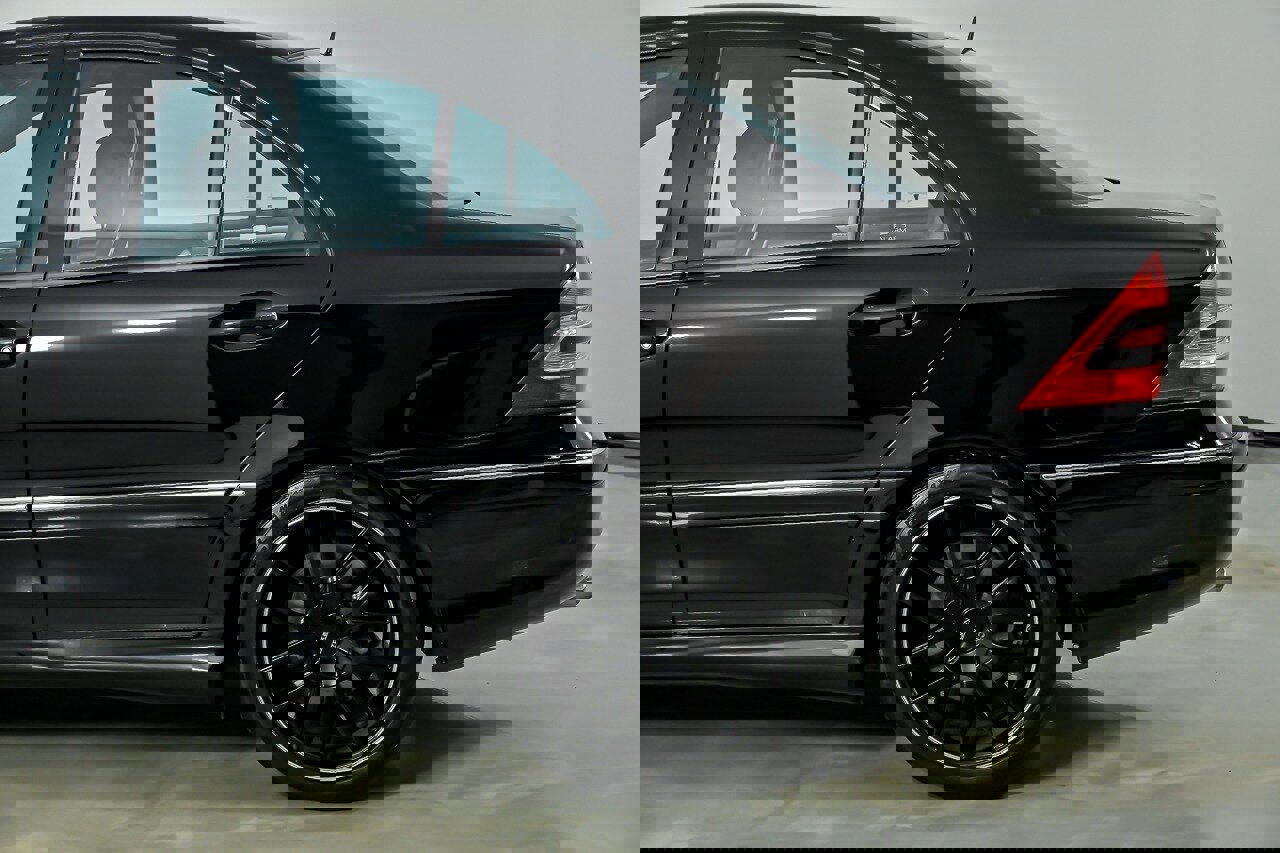 Used 2003 Mercedes-Benz C 32 AMG image 9