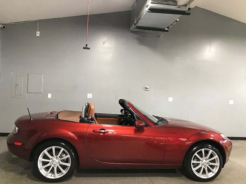 Used 2008 MAZDA MX-5 Miata Grand Touring w/ Premium Pkg RWD image 3