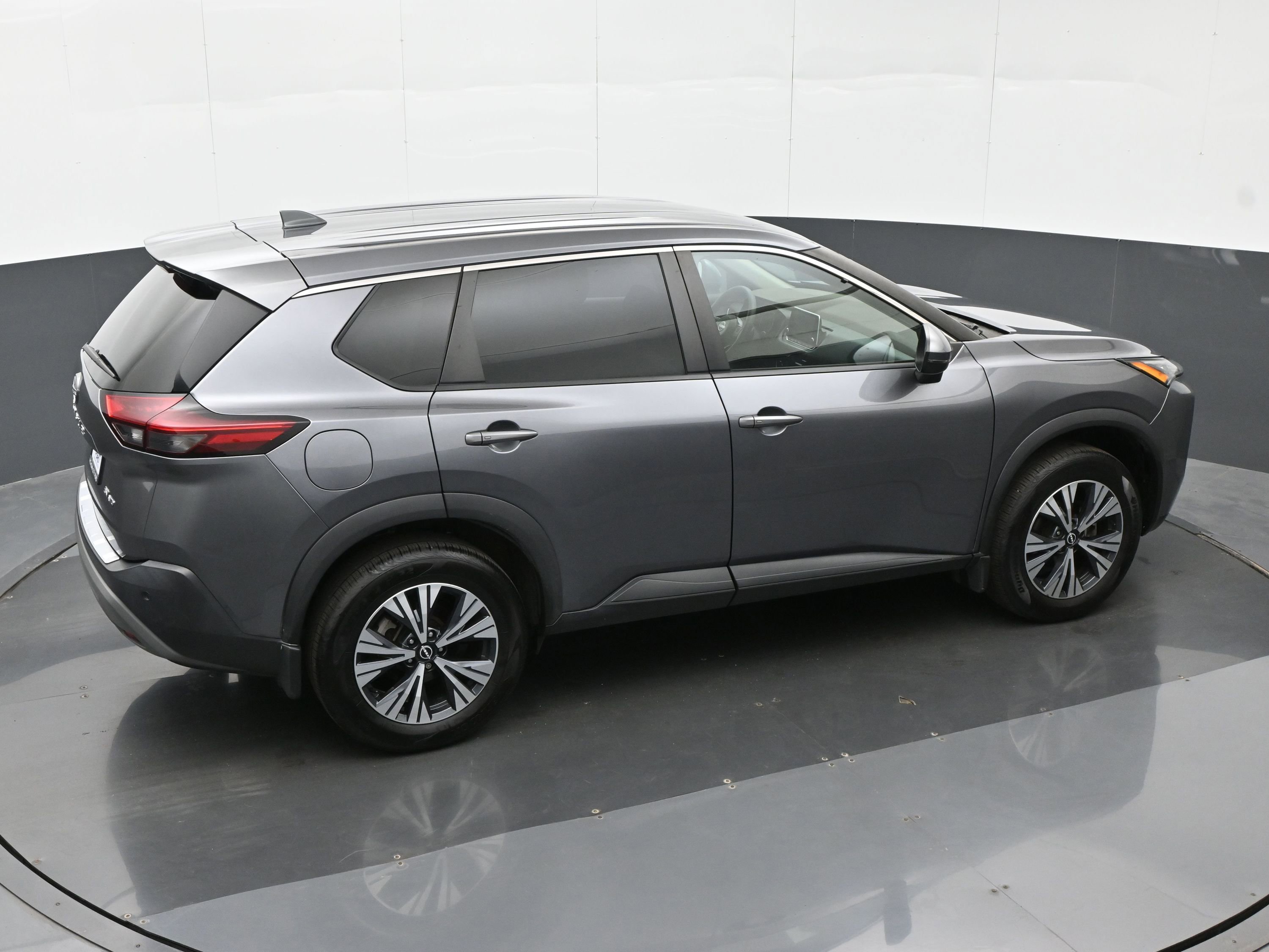 Used 2022 Nissan Rogue SV image 31