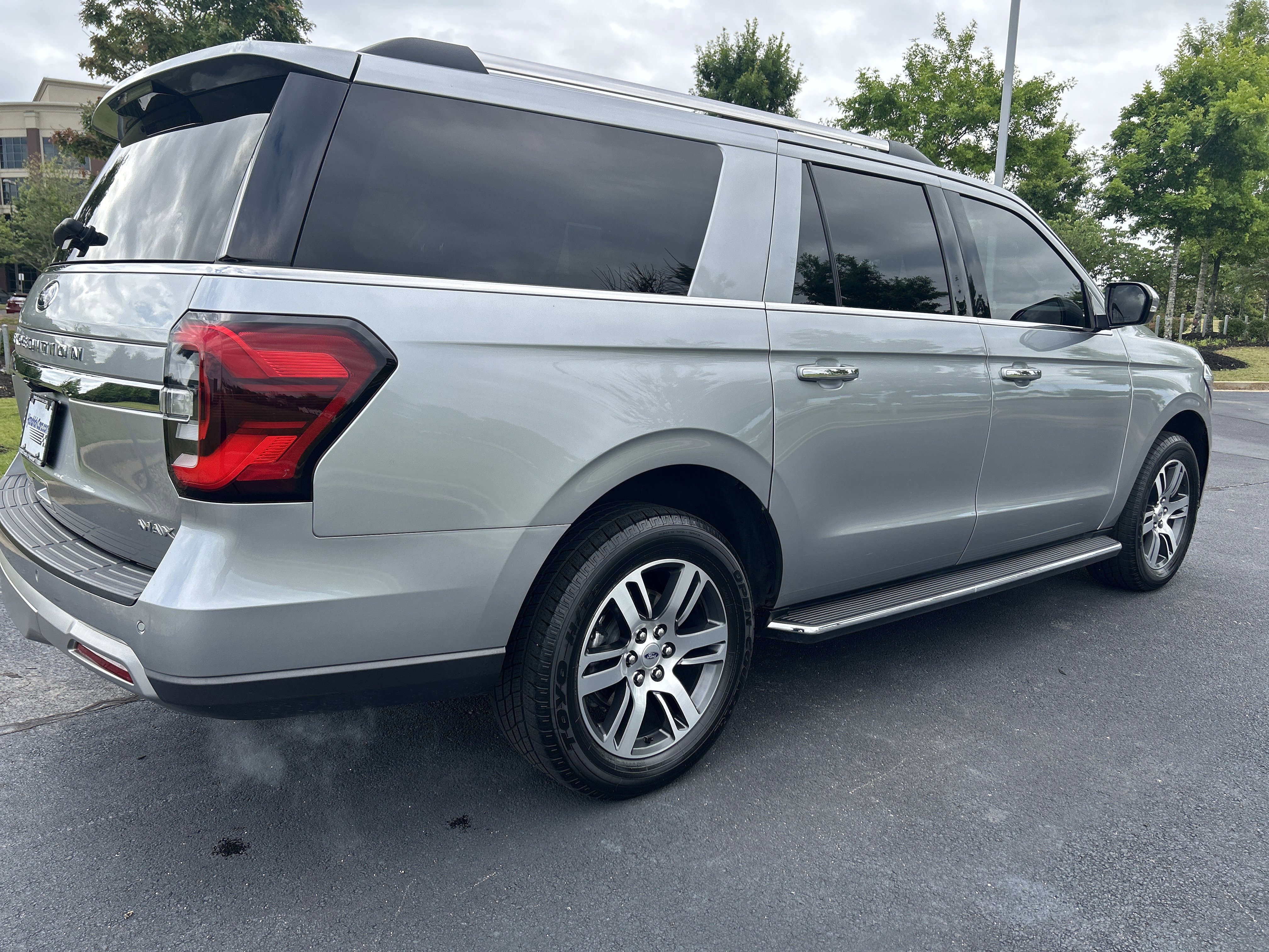 Used 2023 Ford Expedition Max Limited RWD image 9