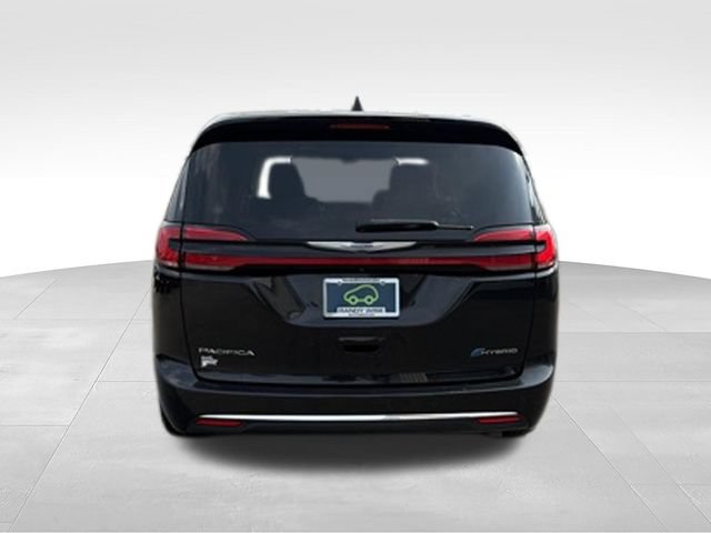 Used 2023 Chrysler Pacifica Limited FWD image 4