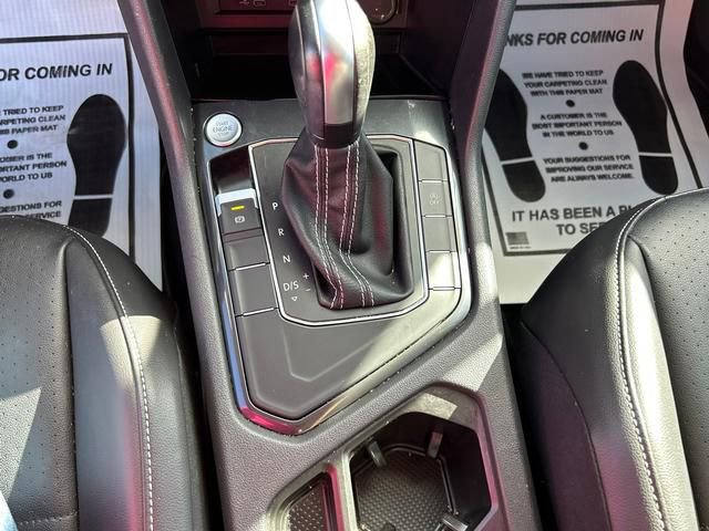 Used 2021 Volkswagen Tiguan SE w/ Panoramic Sunroof Package image 20