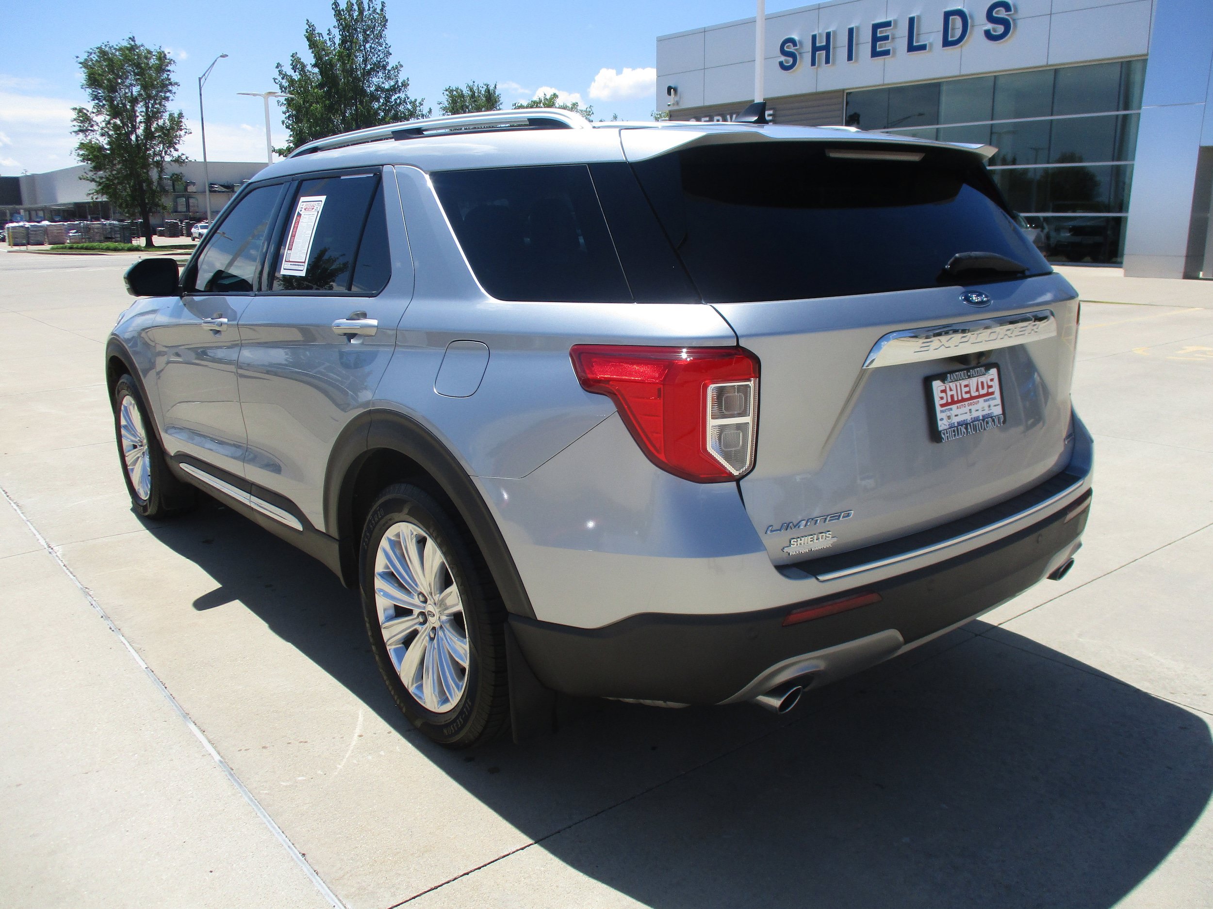 Used 2022 Ford Explorer Limited w/ Hybrid Equipment Group 310A AWD/4WD image 4