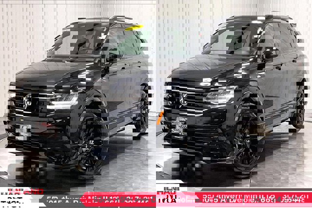 Used 2024 Volkswagen Tiguan SE R-Line w/ MDO Package, Three-Row image 1