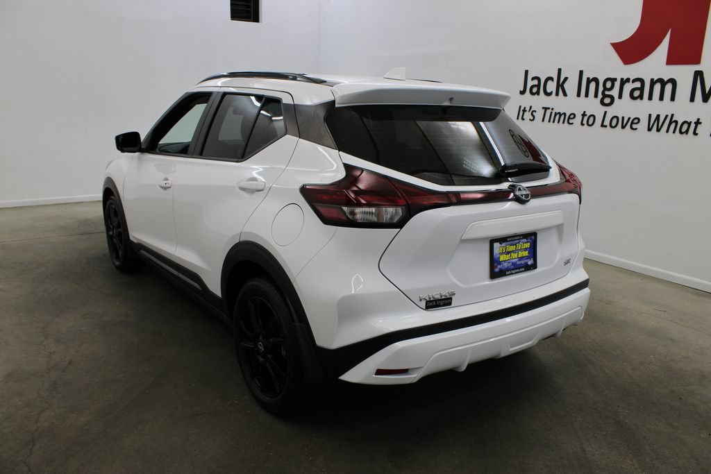 Used 2024 Nissan Kicks SR FWD image 3