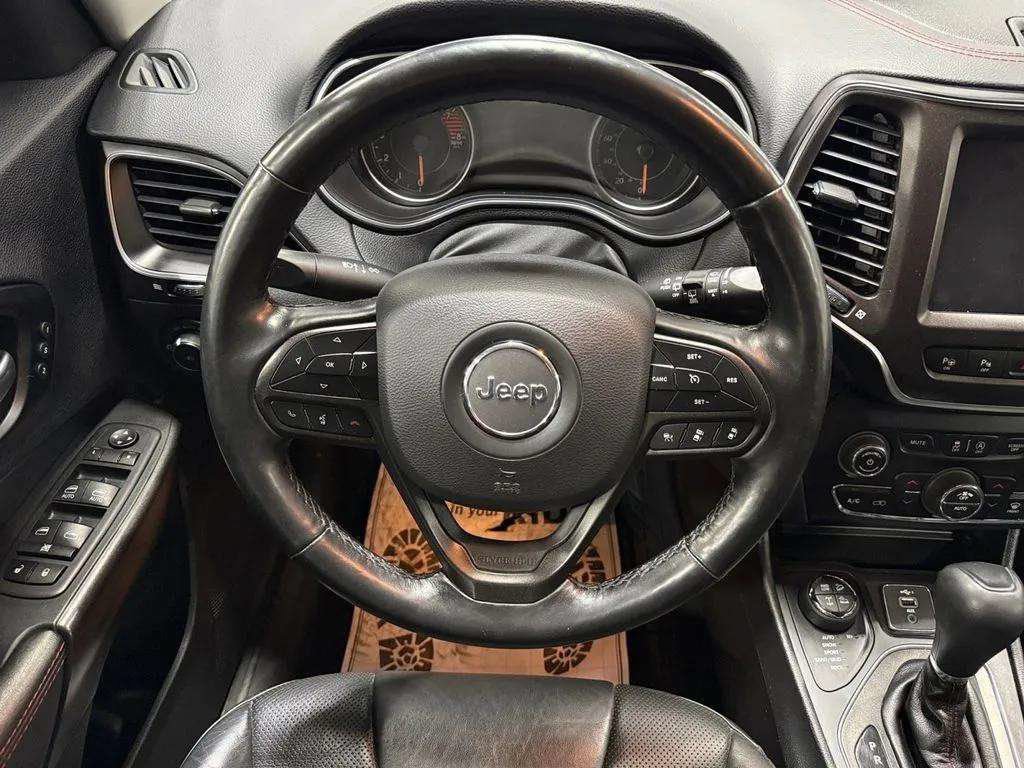Used 2021 Jeep Cherokee Trailhawk AWD/4WD image 22