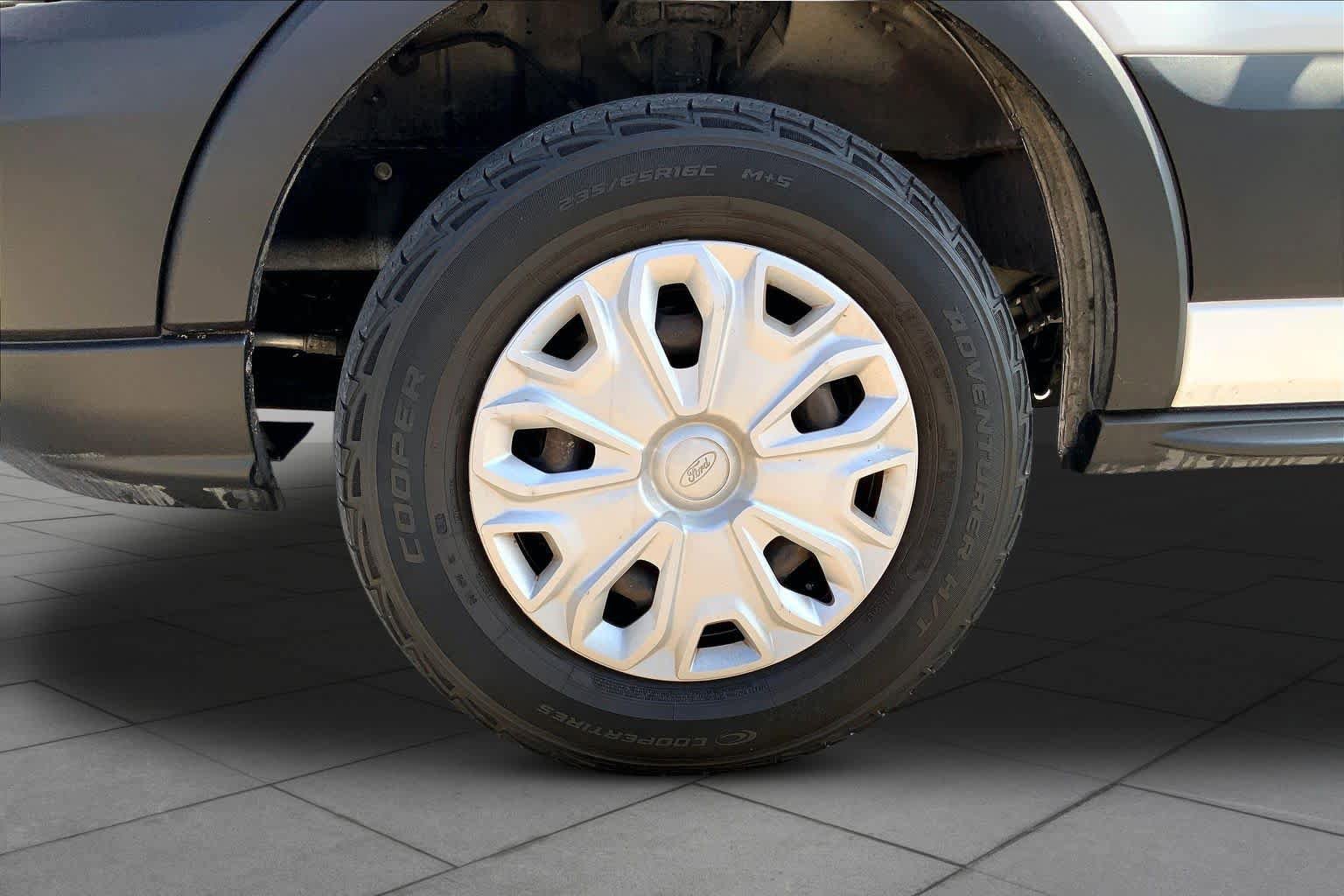 Used 2019 Ford Transit 350 XLT RWD image 11