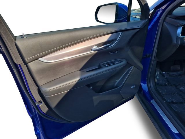 Used 2025 Cadillac XT6 Luxury image 11