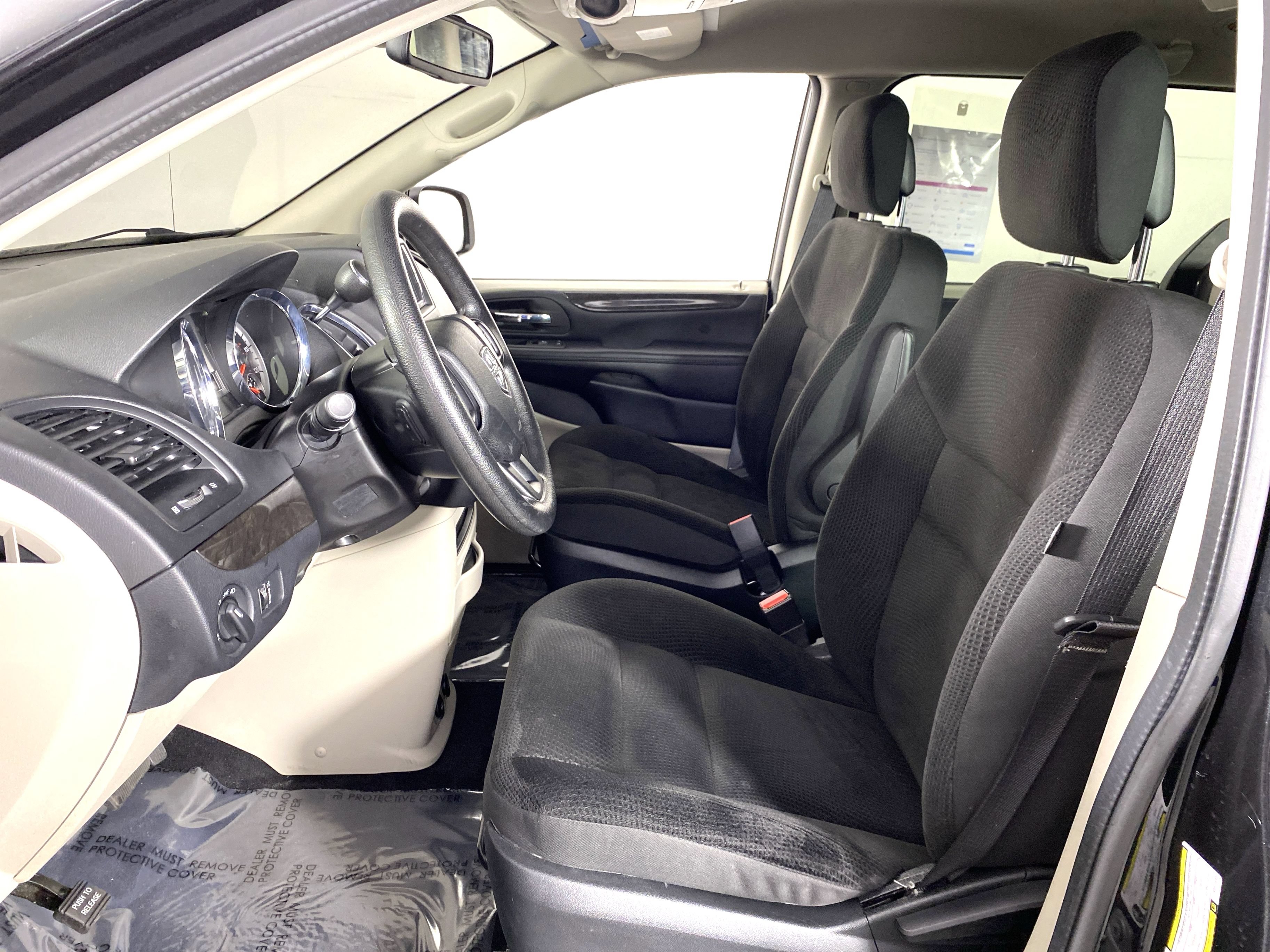 Used 2019 Dodge Grand Caravan SE w/ UConnect Hands-Free Group FWD image 14