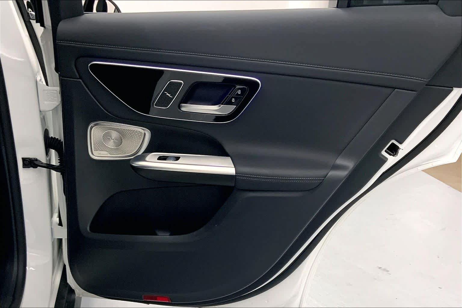 Used 2024 Mercedes-Benz GLC 300 image 12