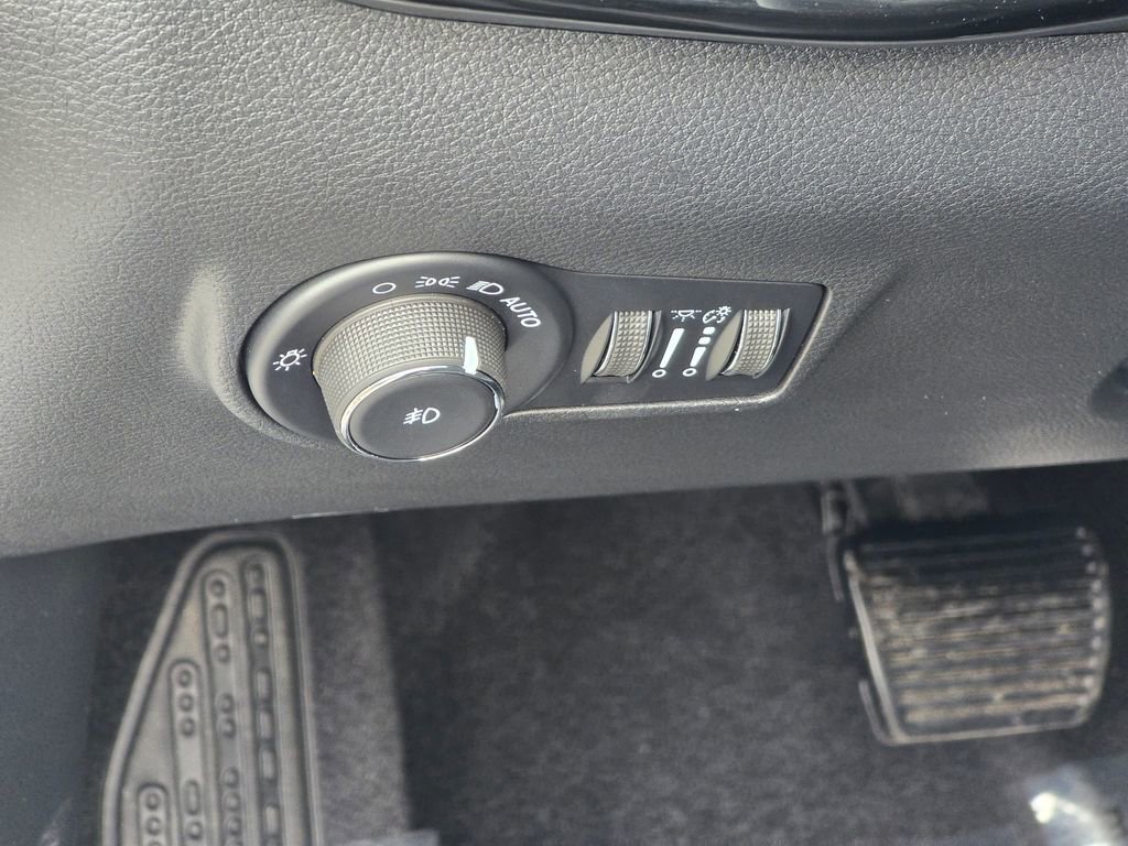 New 2026 Jeep Compass Latitude AWD/4WD image 34
