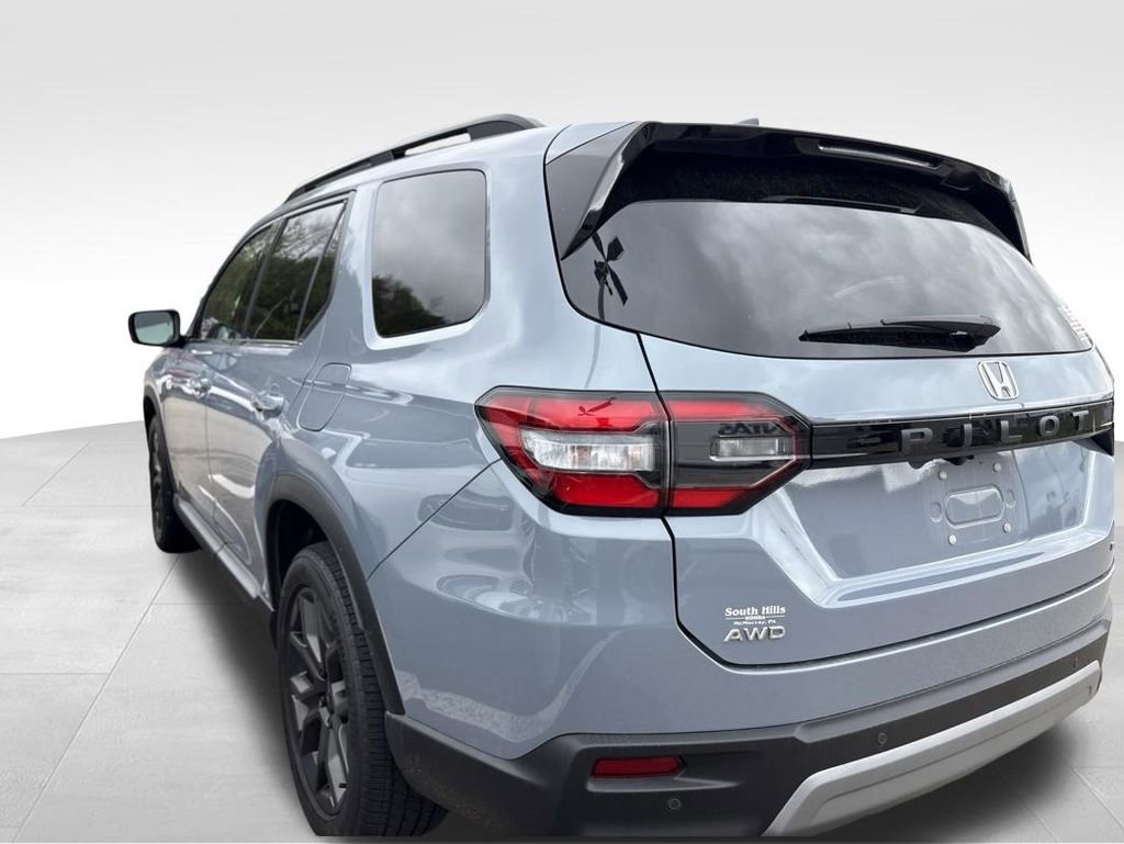 Used 2023 Honda Pilot Touring image 7