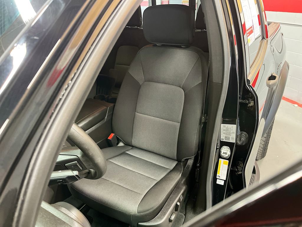 Used 2024 Chevrolet Colorado Trail Boss w/ Advanced Trailering Package image 19