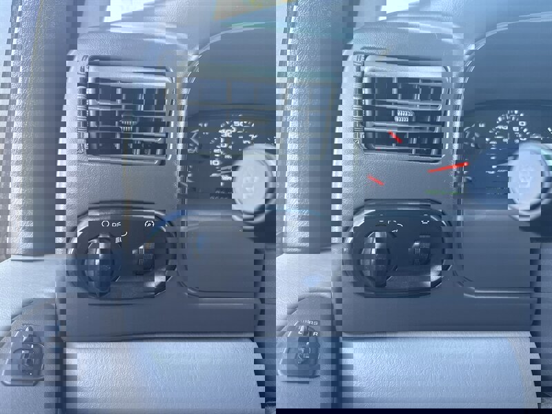 Used 2004 Ford Excursion XLT image 43