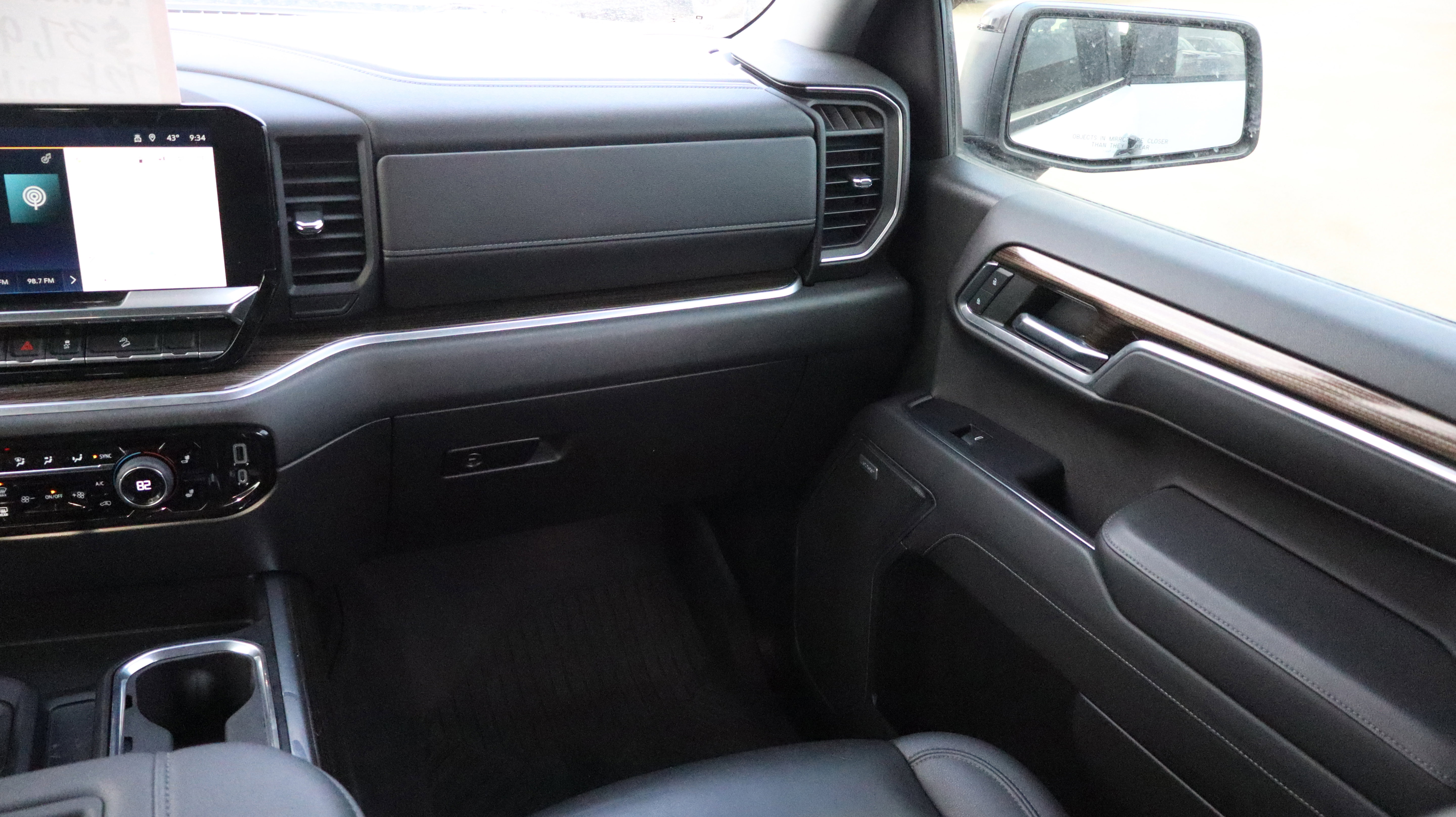 Certified 2022 Chevrolet Silverado 1500 LT Trail Boss w/ Convenience Package II image 10