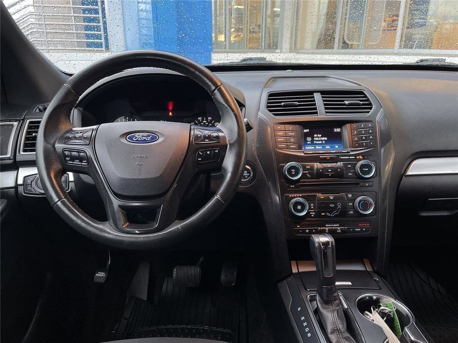 Used 2017 Ford Explorer XLT image 16